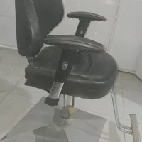 صندلی و آیینه|آرایشگاه و سالنهای زیبایی|کرج, حصارک پایین|دیوار