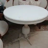 میزگرد سفید