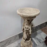 پایه مجسمه وگل