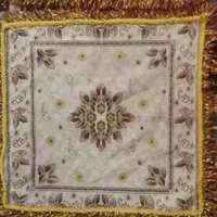 رو پشتی تمیز و نو و ساتن میز خاطره نونو|پشتی|سمنان, |دیوار