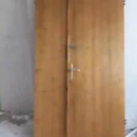 درب ورودی اپارتمان  با کم چوبی