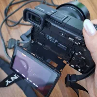 دوربین درحد نو سونی|دوربین عکاسی و فیلمبرداری|شیراز, شهرک فرزانگان|دیوار