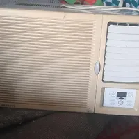 کولر گازی پشت پنجره ایی