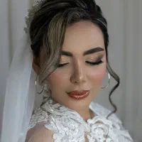 آموزش میکاپ در محیط حرفه‌ای سالن زیبایی