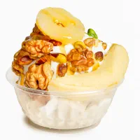 به یک کارگر ساده آبمیوه و بستنی نیازمندیم