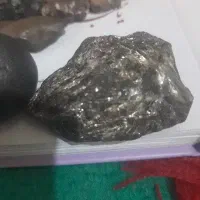شهاب سنگ قیمتی وسنگ آسیاب