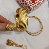 مقداری طلا 200بالای تابلو