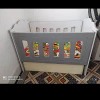 تخت خواب کودک گهواره ای|تخت و سرویس خواب|قم, قلعه کامکار|دیوار