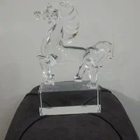 مجسمه اسب کریستال . تاس چوبی برنجی
