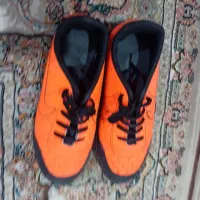 کفش فوتبال میخ دار