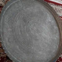 سینی مسی بزرگ قدیمی .  وزن ( سه کیلو و ششصد)|کلکسیون اشیاء عتیقه|تهران, یاخجی آباد|دیوار