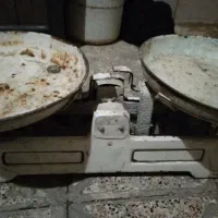 ترازوکفه ای، ترازوپله ای، ترازو سنگی، ترازوقدیمی|کلکسیون اشیاء عتیقه|مشهد, کارگران|دیوار