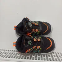 کفش اسپرت پمپی فقط 1 عدد مونده|کفش و لباس بچه|پیرانشهر, |دیوار