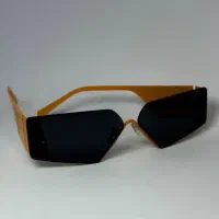 عینک مردانه و زنانه Prada به همراه کیف زیپی