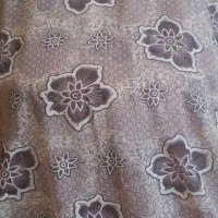 مقداری پارچه وچادر دوخته آماده