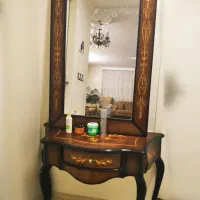 اینه و میز کنسول