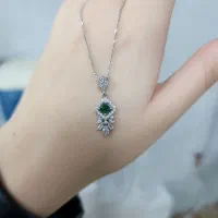 گردن بند اسپرت نگین سبز نقره اصل کد۱۱۰۰