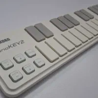 میدی کنترلر کرگ Korg NanoKey 2 با جعبه و متعلقات