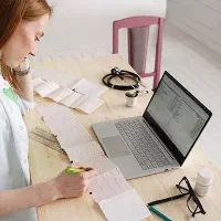 منشی و مسئول دفتر خانم (با سابقه)