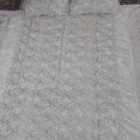 روتختی دونفره کارشده،۴بالشت دارد.نونو