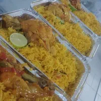 تهیه غذای خانگی جوان