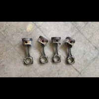 مقداری لوازم نیسان میل لنگ و کاربراتور نیسان z24|قطعات یدکی و لوازم جانبی|قم, نخودی|دیوار