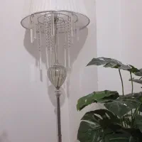 آباژور ایستاده