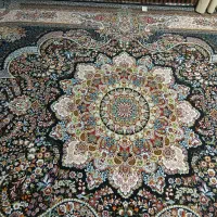 دوعدد قالی فروشی