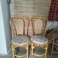 گلیم فرش،قفسه و صندلی
