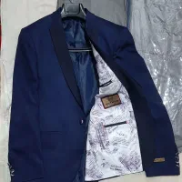 کت و شلوار سرمه ای|لباس|لاهیجان, کاروانسرابر|دیوار