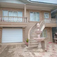 ۲۰۰ متر زمین ۱۸۰ متر بنا نوساز ۳ خوابه مستر گویتر