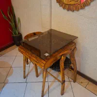 صندلی دنج با طراحی چوبی و شیشه‌ای زیبا و شیک|میز و صندلی غذاخوری|قم, صفائیه|دیوار