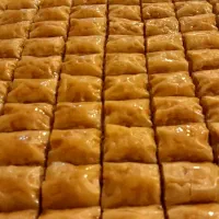 استخدام نیروی متخصص تولید یا کمک کار تولید باقلوا|استخدام خدمات فروشگاه و رستوران|تهران, شهرآرا|دیوار