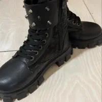 بوت درحد نو و کفش کتونی