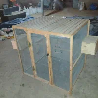 یک عدد قفس برای نگهداری انواع پرنده‌