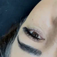 کاشت ناخن و مژه فقط هزینه مواد ۲۵۰تومان