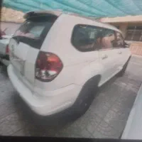 لندمارک سفید