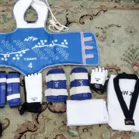 لباس مبارزه تکواندو