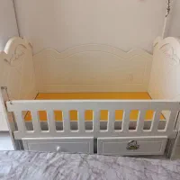 تخت کودک در حد نو