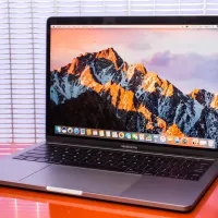 مک بوک Pro اپل 2018 رم 8 حافظه 512 تاچ بار دار