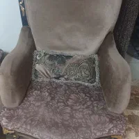 مبل به همراه جلو مبلی و ویترین