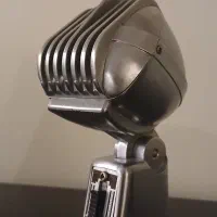 میکروفن قدیمی کله گربه ای
