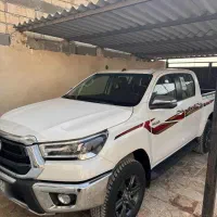 تویوتا هایلوکس ۲۰۲۵ دنده ای رنگ صدفی خاص پسند