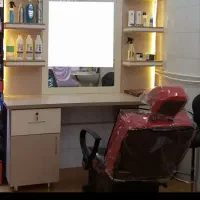 صندلی اصلاح وآینه ومیزارایشگاهی