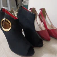 دو تا کفش سیاه وقرمز|کیف، کفش، کمربند|قم, شهرک امام حسن|دیوار