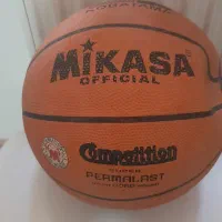 توپ والیبال و بسکتبال و فوتبال