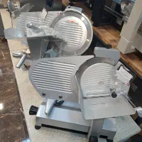 کالباس بر ترازو محک(فروشگاه علوی فومن )