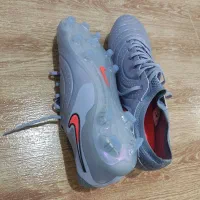 کفش فوتبال چمنی