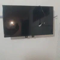 تلویزون ۳۲ اینچ صحفه ضربه دارد