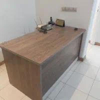 میز اداری در حد نو